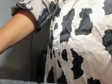 Youwishtobeme  live sex cam