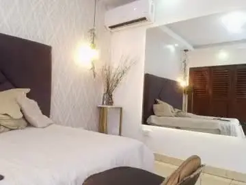 Angela_coronel  live sex cam