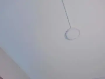 Nikkii_vegaa  live sex cam