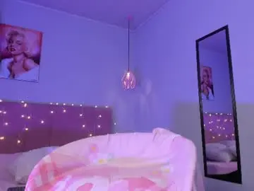 Ela_petit  live sex cam