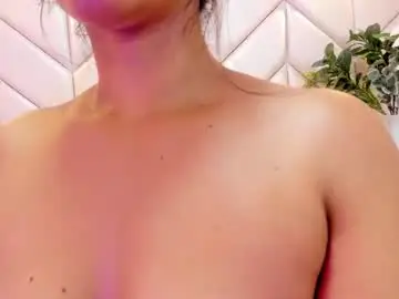 Ivisclass  live sex cam