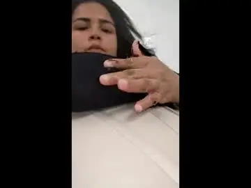 Karinatubebe30  live sex cam