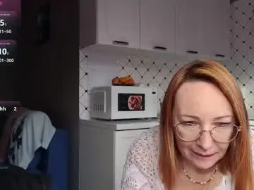 Lyboff72  live sex cam