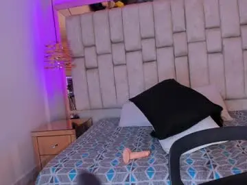 Foxxxypink  live sex cam