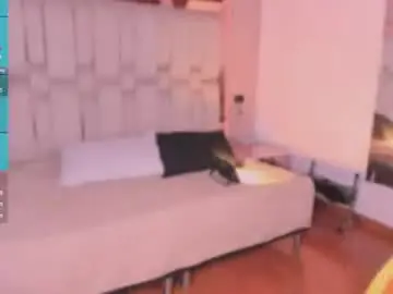 Foxxxypink  live sex cam