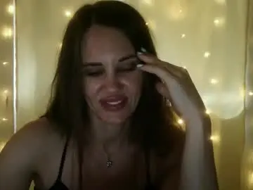 Luciemack  live sex cam
