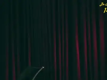 Mia_vebes  live sex cam