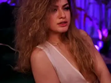 Nayaquinn  live sex cam