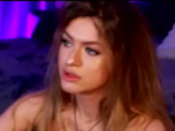 Nayaquinn  live sex cam