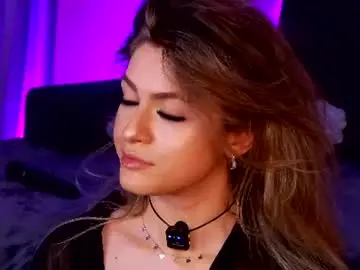 Nayaquinn  live sex cam