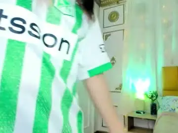 Saralennox  live sex cam