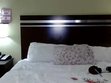 Temptriss69  live sex cam