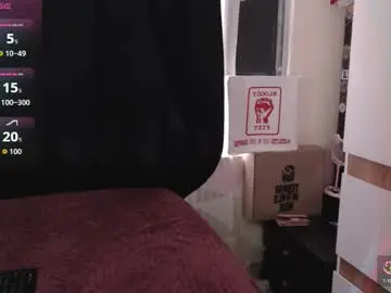 Zowi_hottiee  live sex cam