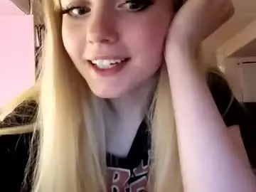 Azaleaava  live sex cam