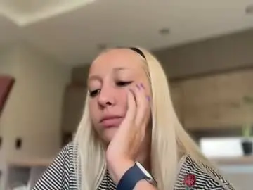 Blondiesexxyy  live sex cam