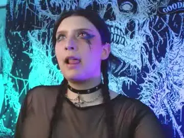 Mikaskullcs  live sex cam