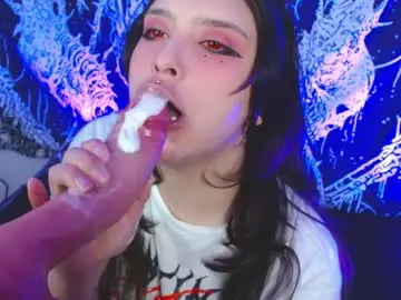 Mikaskullcs  live sex cam