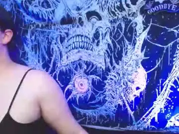 Mikaskullcs  live sex cam