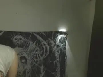 Mikaskullcs  live sex cam