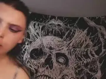Mikaskullcs  live sex cam