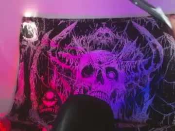 Mikaskullcs  live sex cam