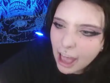 Mikaskullcs  live sex cam