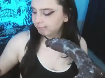 Mikaskullcs  live sex cam