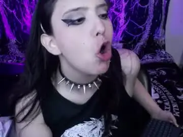 Mikaskullcs  live sex cam