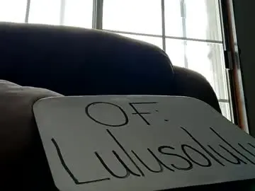 Prettynwet666  live sex cam