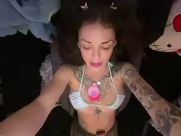 Skylarsvault  live sex cam