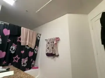 Skylarsvault  live sex cam