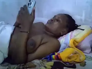 Sweetielonglips  live sex cam