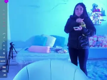 Alaia3  live sex cam