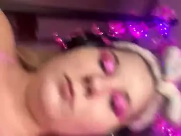 Aspenandrews99  live sex cam