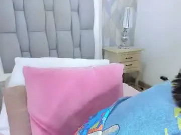Chikibom28  live sex cam