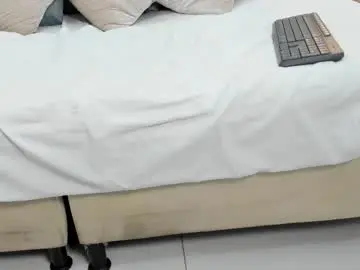 Esmeraldanyxx  live sex cam