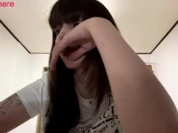 Exiepour  live sex cam