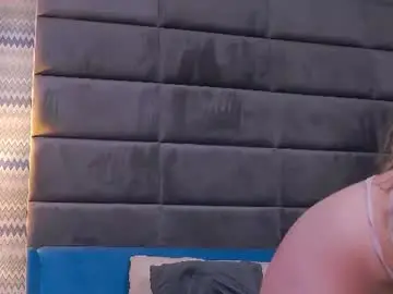 Karmafoxx  live sex cam