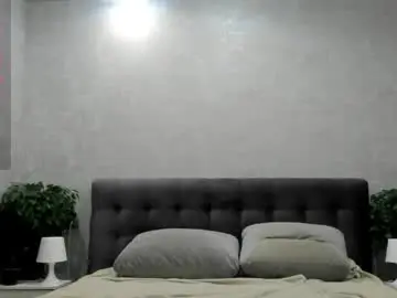 Lynnaaspen  live sex cam