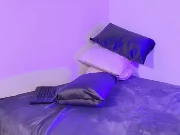 Samanthabennzz  live sex cam