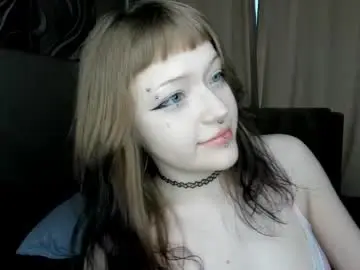 Urmelodyy  live sex cam