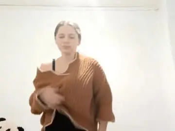 Alleendellos  live sex cam