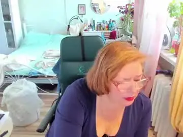 Flowerlover8  live sex cam