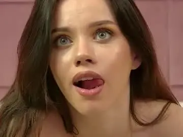 Lunnahayes  live sex cam