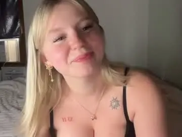 Mckenziere3se  live sex cam