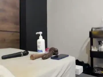 Niamonroe  live sex cam