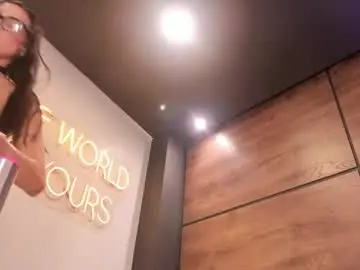 Niamonroe  live sex cam