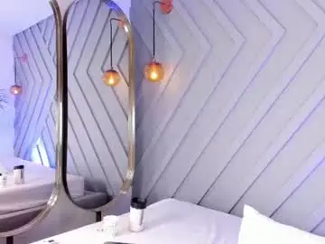 Niamonroe  live sex cam
