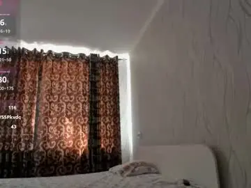 Paradise18paradise  live sex cam