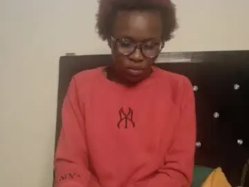 Prettychichi25  live sex cam